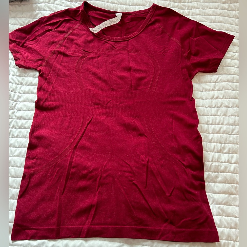 Maroon lululemon swiftly tech short sleeve shirt 2.0